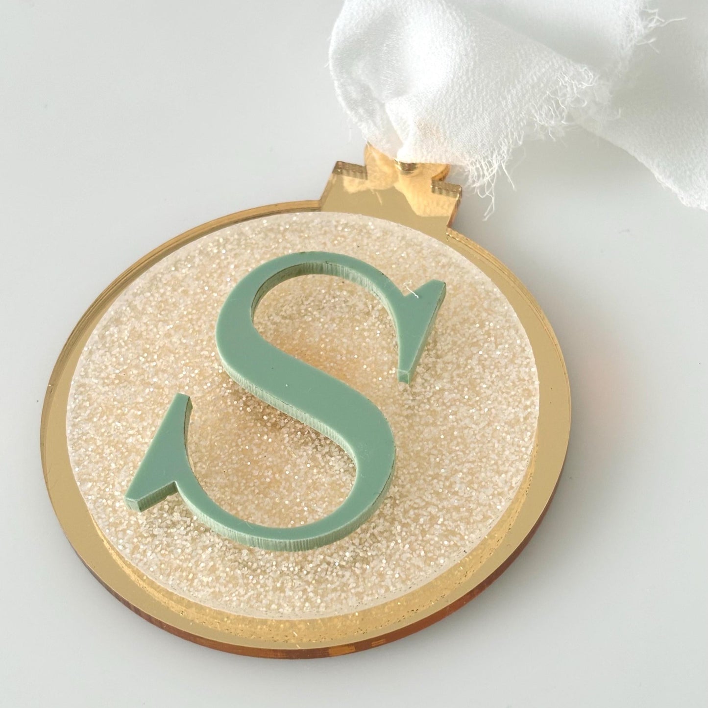 Personalised Christmas Bauble – Initial & White Glitter